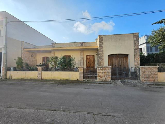Case e ville in vendita di 200 m² in Via Sant&apos Agostino