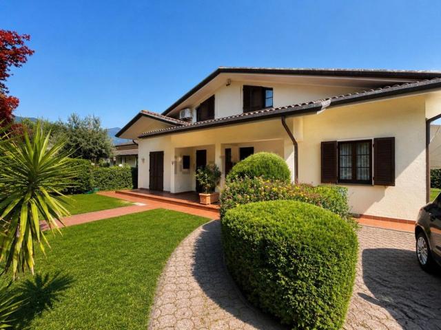 Case e ville in vendita di 200 m² in Via Serraglio