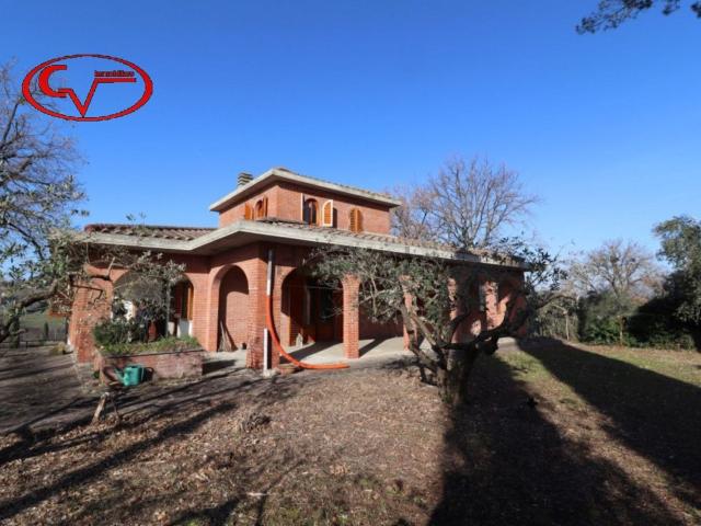Case e ville in vendita di 200 m² in Via Perelli