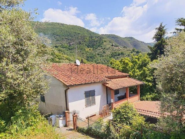 Case e ville in vendita di 200 m² in Via Pieve di Brancoli
