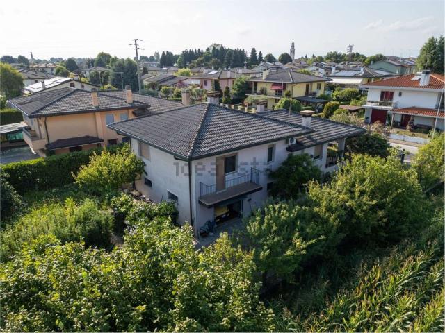 Case e ville in vendita di 200 m² in Via Pino Paolo, 2