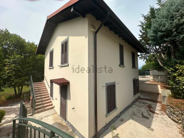 Case e ville in vendita di 200 m² in Via Pradella