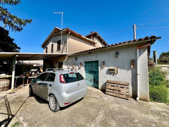 Case e ville in vendita di 200 m² in Via Prenestina Antica