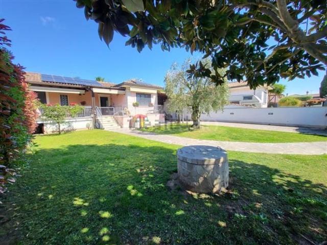 Case e ville in vendita di 200 m² in Via Torcegno