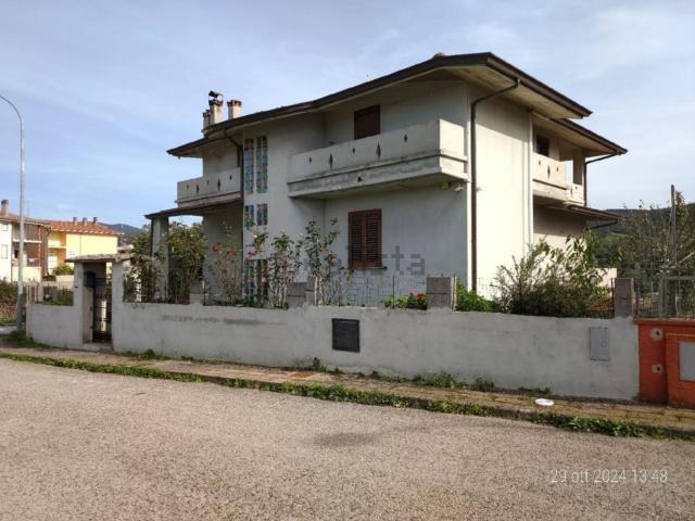 Case e ville in vendita di 200 m² in Via Umberto I