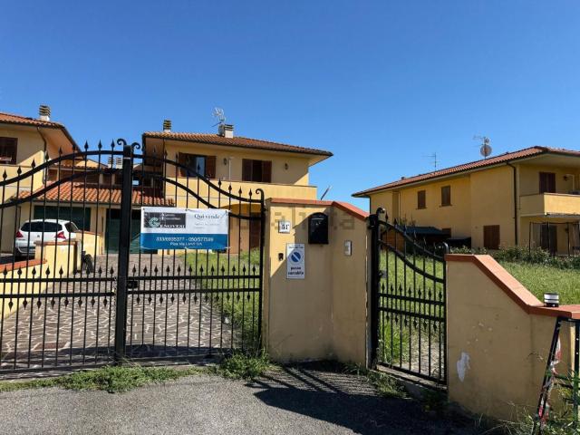 Case e ville in vendita di 200 m² in Via Ulisse Dini Gello, 112