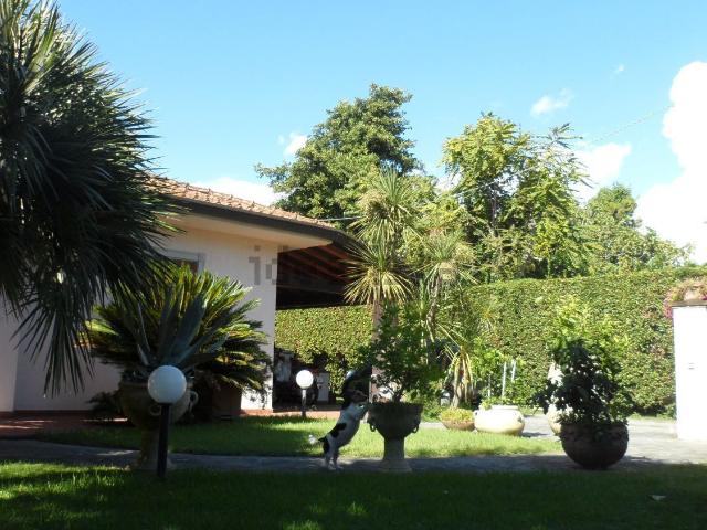 Case e ville in vendita di 200 m² in Viale Apua