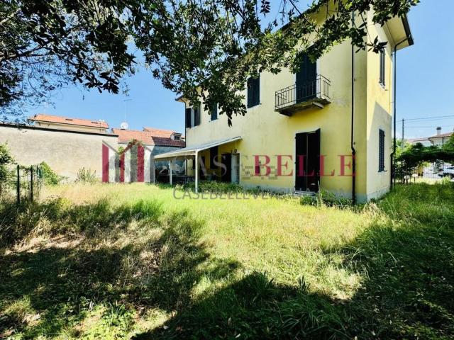 Case e ville in vendita di 200 m² in Viale Cristoforo Colombo, 55041