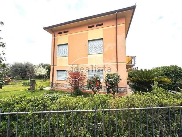 Case e ville in vendita di 200 m² in Viale Europa, 55012