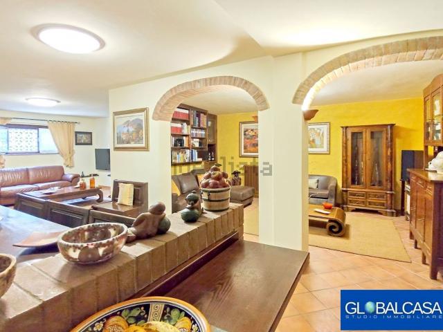Case e ville in vendita di 200 m² in Circonvallazione Nord, 10