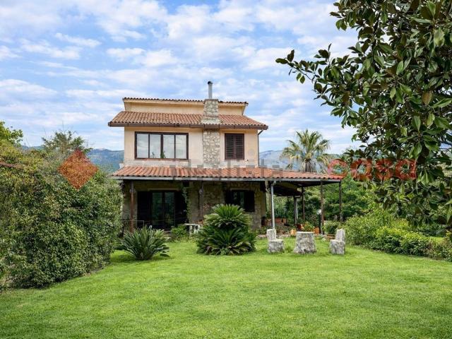Case e ville in vendita di 200 m² in Contrada Sant&apos Elmo