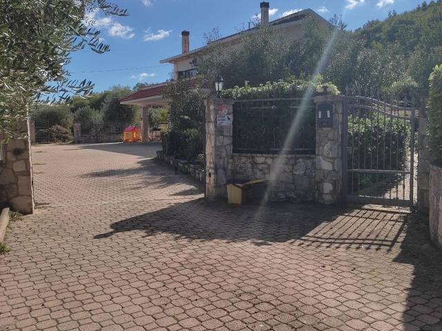 Case e ville in vendita di 200 m² in Contrada Santa Lucia, 1
