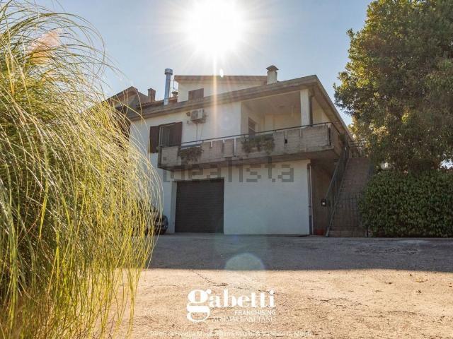Case e ville in vendita di 200 m² in Contrada San Martino Nord, 1