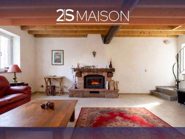 Case e ville in vendita di 200 m² in Località Acero, 35