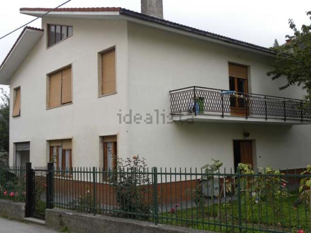 Case e ville in vendita di 200 m² in Località Rossi