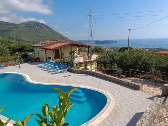 Case e ville in vendita di 200 m² in Località Santo Stefano, 54
