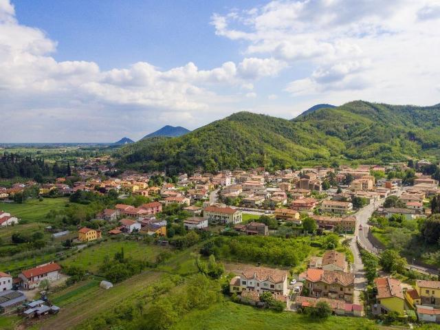 Case e ville in vendita di 200 m² in Piazza Guglielmo Marconi