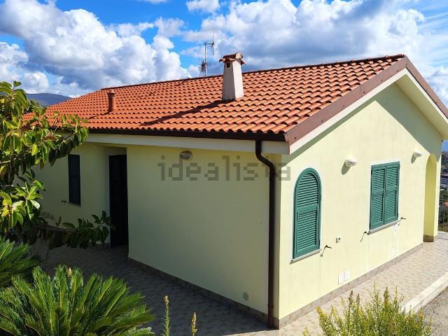 Case e ville in vendita di 200 m² in Salita Monte Calvo, 100