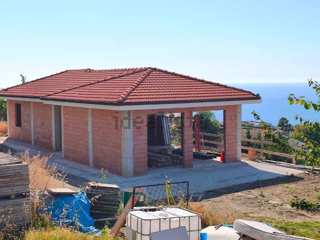 Case e ville in vendita di 200 m² in Strada Alla Colla