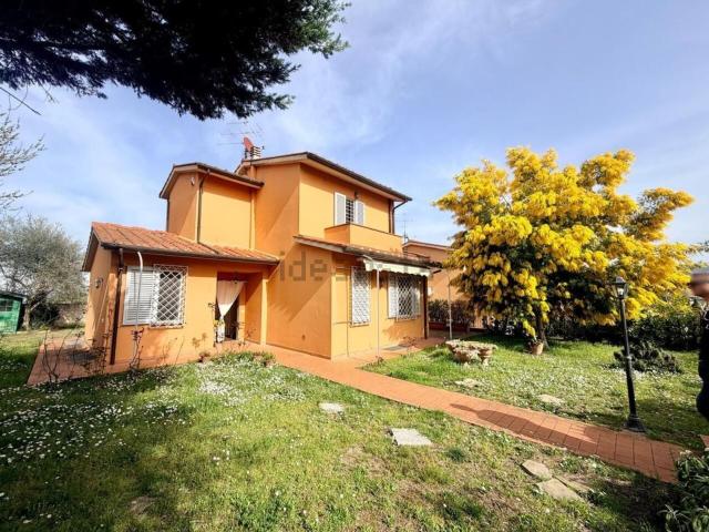 Case e ville in vendita di 200 m² in Strada in chianti