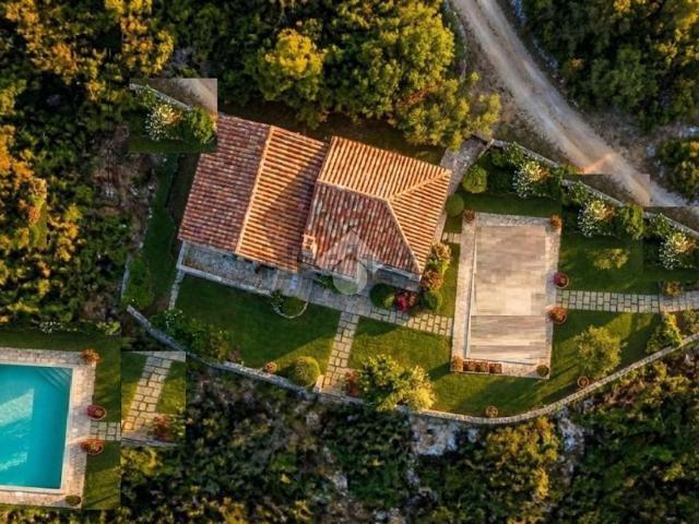 Case e ville in vendita di 200 m² in Strada Monte Arzan
