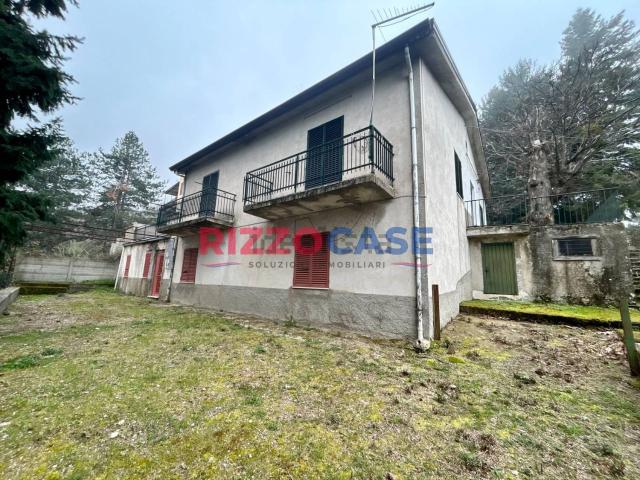 Case e ville in vendita di 200 m² in Strada Senza Nome
