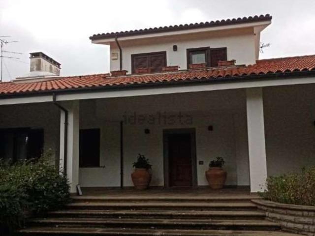Case e ville in vendita di 200 m² in Strada Palomba, 5