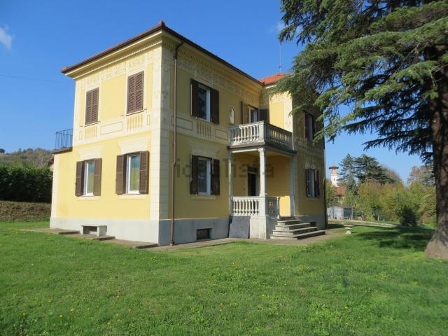 Case e ville in vendita di 200 m² in Strada Parasio