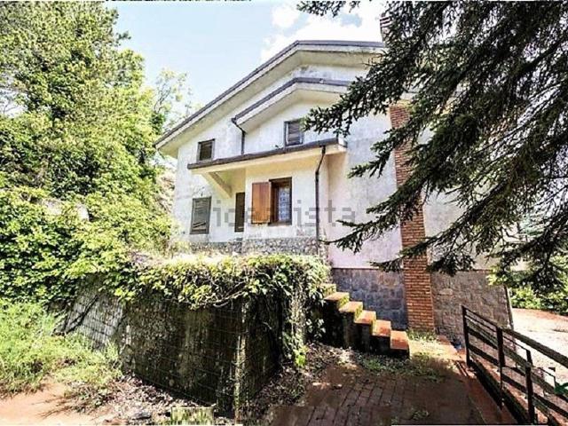 Case e ville in vendita di 200 m² in Strada Piano Battaglia