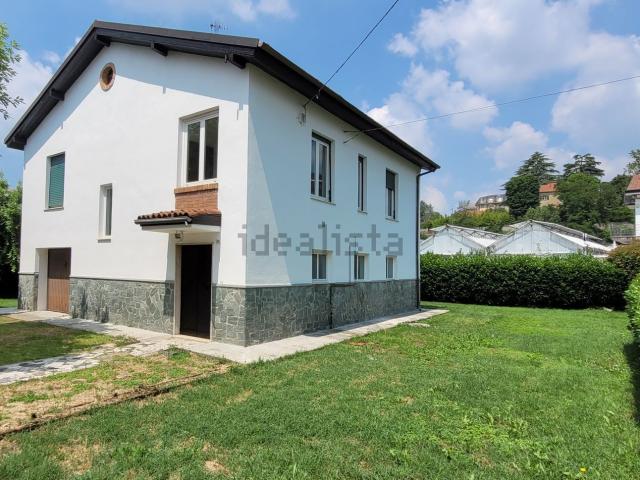 Case e ville in vendita di 200 m² in Strada Voltri, 20