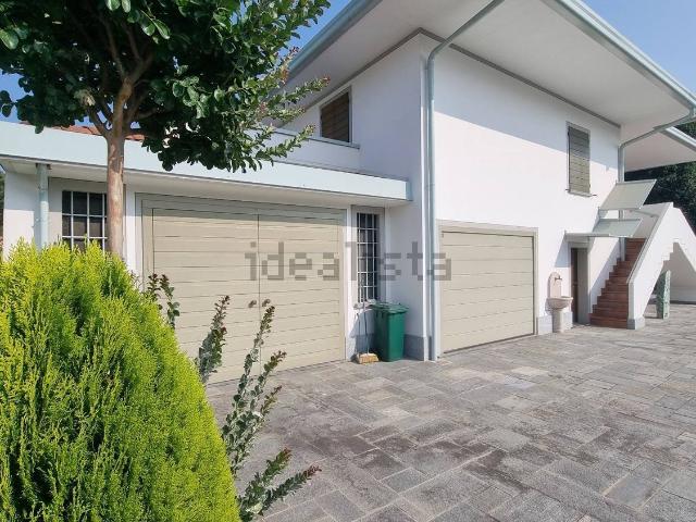 Case e ville in vendita di 201 m² in Via Don Ivo Azzali, 4