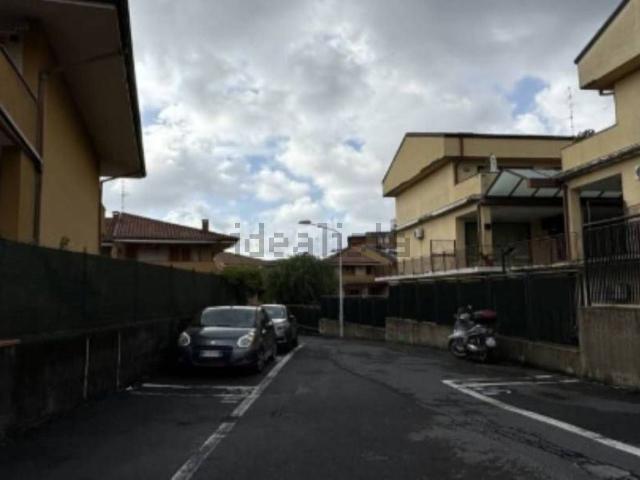 Case e ville in vendita di 201 m² in Via della Regione