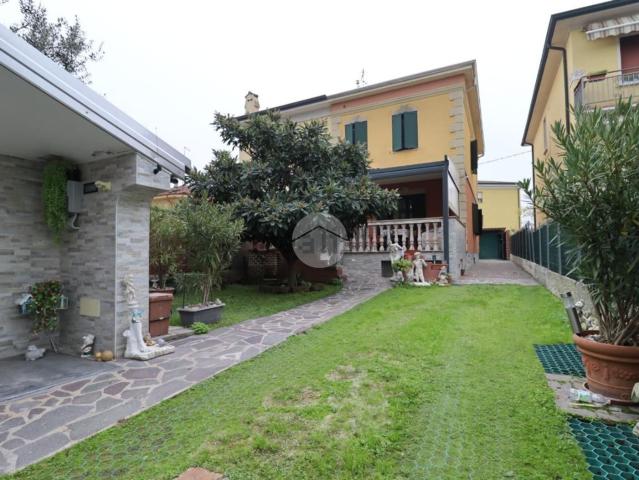 Case e ville in vendita di 201 m² in Piazza San Giorgio, 20