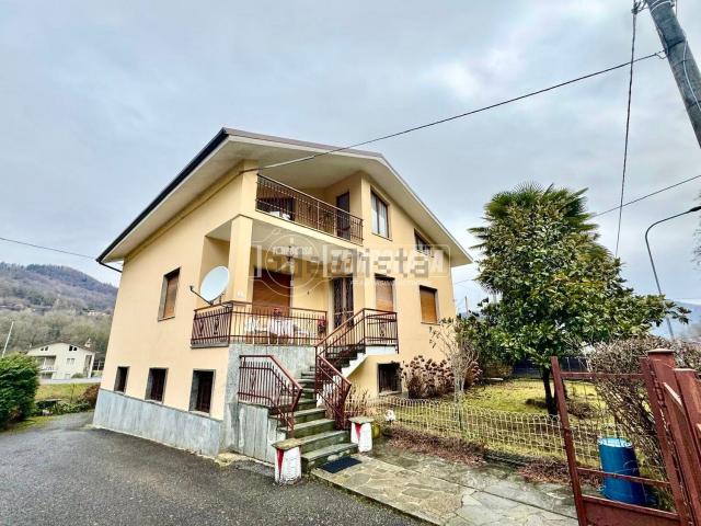 Case e ville in vendita di 202 m² in Via Cavour