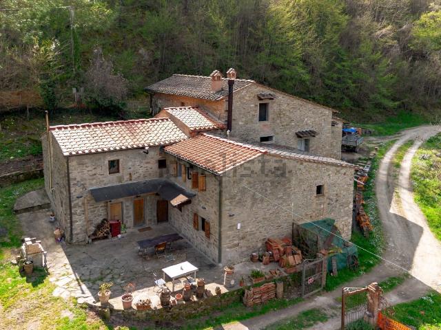 Case e ville in vendita di 202 m² in Via di Casa Nuova