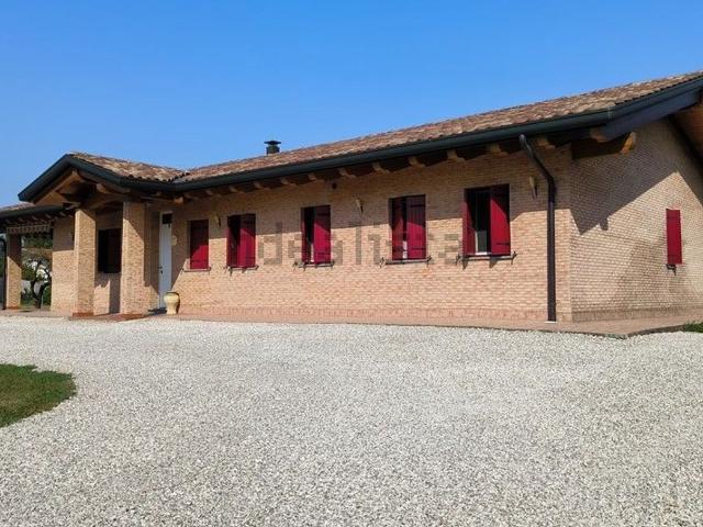Case e ville in vendita di 202 m² in Via Santa Croce