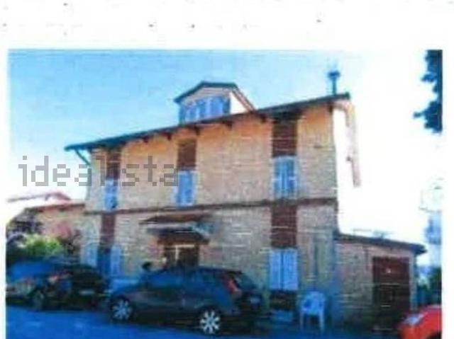 Case e ville in vendita di 202 m² in Viale Indipendenza, 42