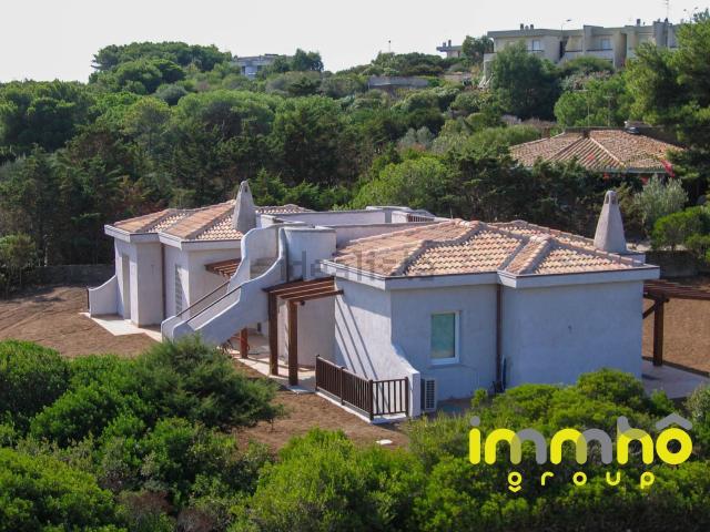 Case e ville in vendita di 203 m² in Via Cala Lupo