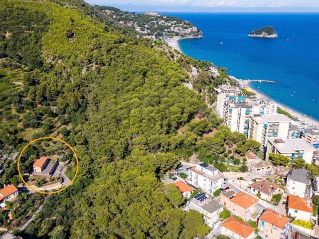 Case e ville in vendita di 203 m² in Via Antica Romana