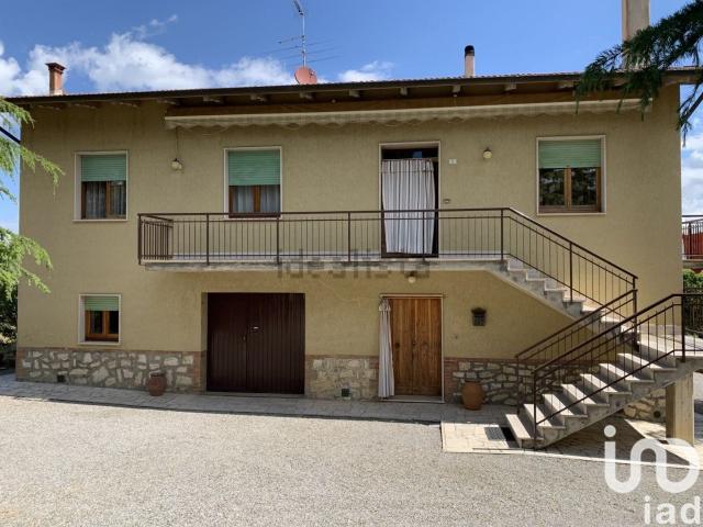 Case e ville in vendita di 203 m² in Via delle Pietrose