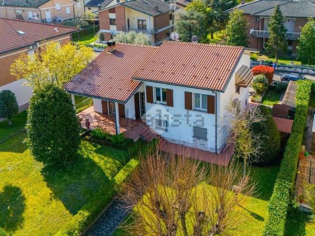 Case e ville in vendita di 203 m² in Via John Fitzgerald Kennedy, 3