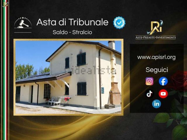 Case e ville in vendita di 203 m² in Via Valmana