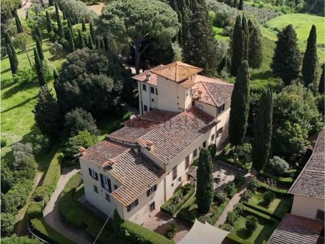 Case e ville in vendita di 2040 m² in Via Santa Maria a Castagnolo