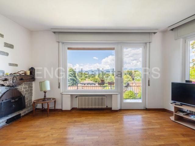 Case e ville in vendita di 204 m² in Via Francia, 44