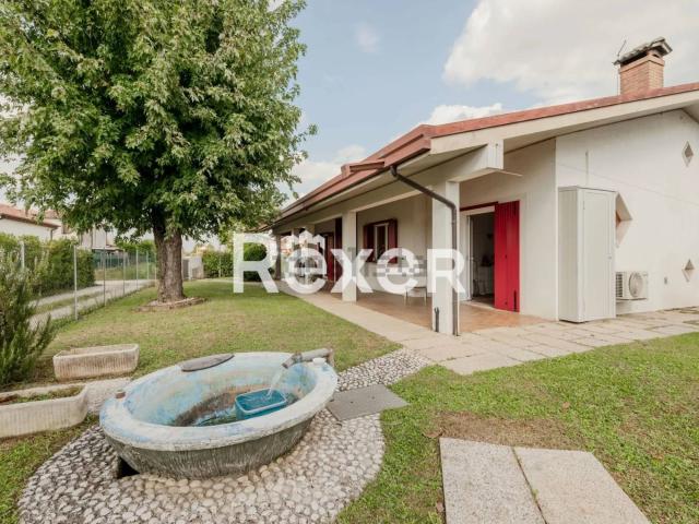 Case e ville in vendita di 204 m² in Via Treviso, 70