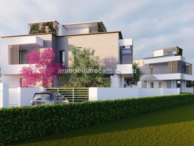 Case e ville in vendita di 204 m² in Via Vittorio Emanuele II, 34