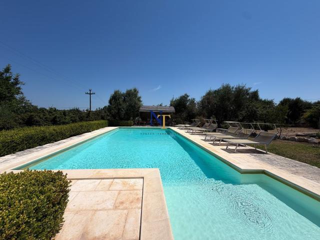 Case e ville in vendita di 204 m² in Contrada Sessana