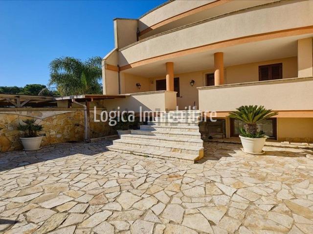 Case e ville in vendita di 204 m² in Strada Gallipoli