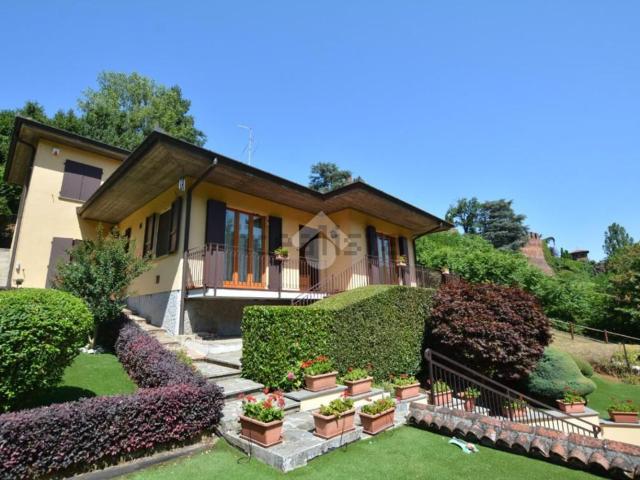 Case e ville in vendita di 205 m² in Via Collada, 2