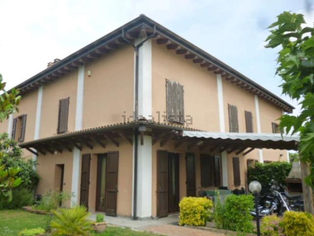 Case e ville in vendita di 205 m² in Via Casadio, 12
